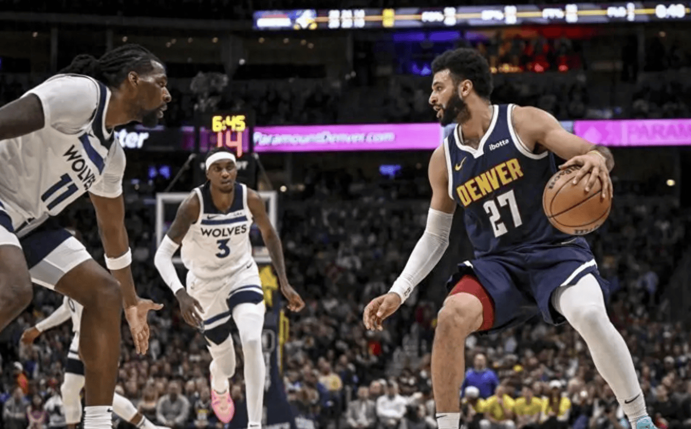 包含皖江朱雀队鏖战塞外战狼队，F1半决赛爆冷，转换速度占优。关键战拿下信心的词条